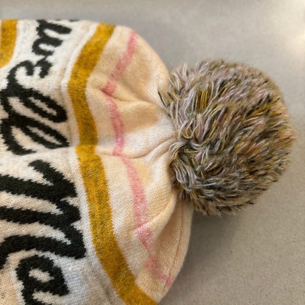 Madewell Retro Winter Pom Pom Beanie NWT - Picture 3 of 3
